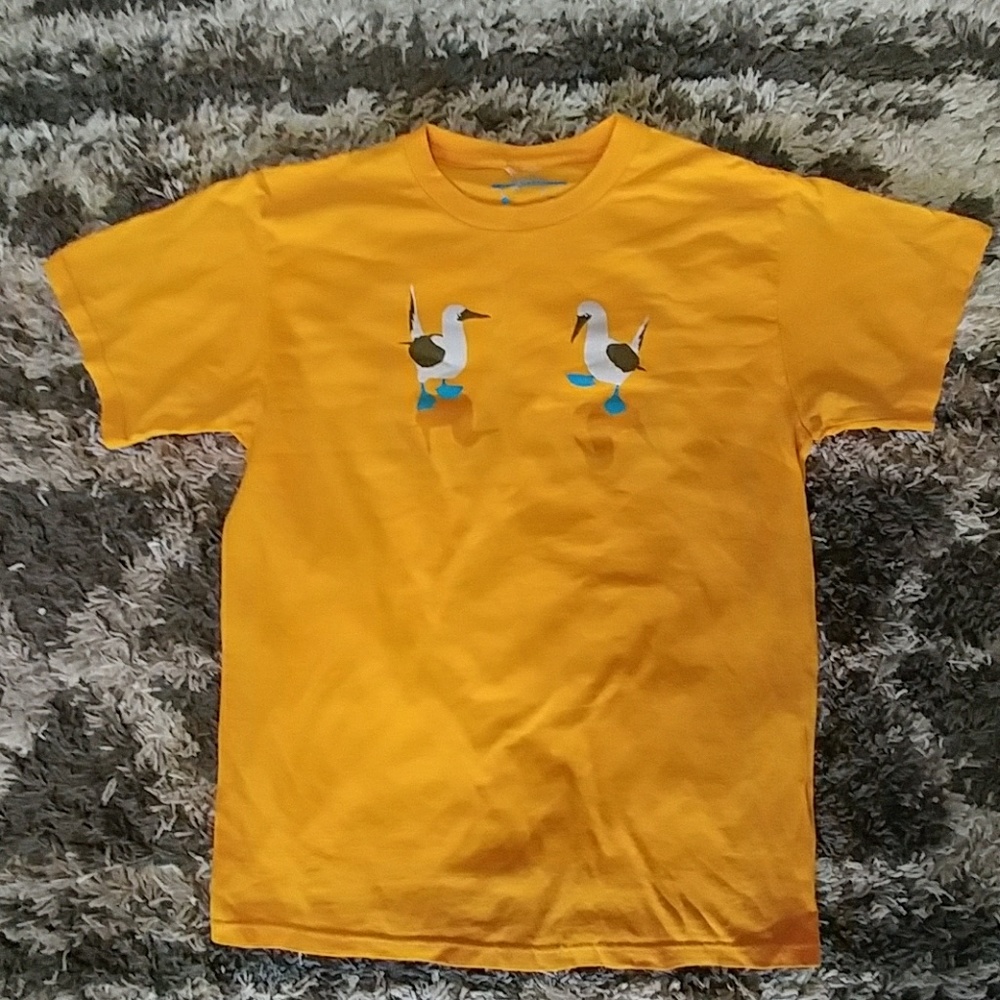 Treadless t-shirt